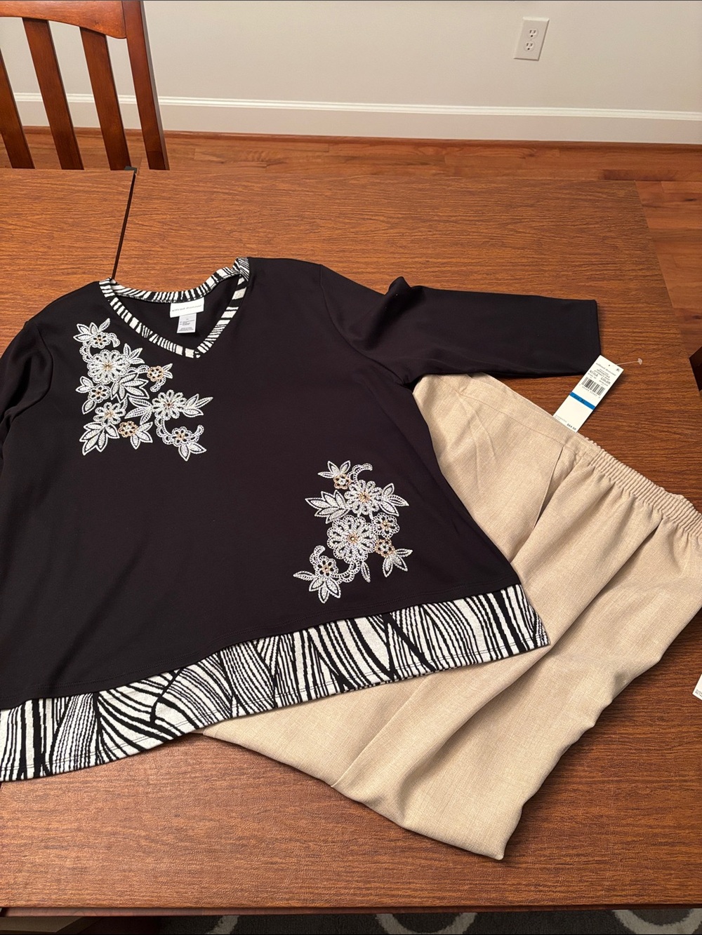 Alfred Dunner Black V-Neck Top with White Floral Embroidery